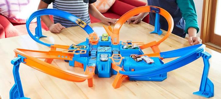 Hot Wheels Intersection Collision, Enfants & Bébés, Jouets | Circuits, Comme neuf, Circuit, Électrique, Hot Wheels, À monter soi-même