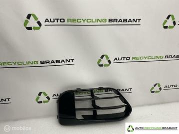 Bumperrooster linksvoor zwart BMW X1 F48 ('15-'19) 7383355 beschikbaar voor biedingen