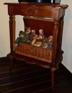 Antiek bijzettafeltje, Enlèvement