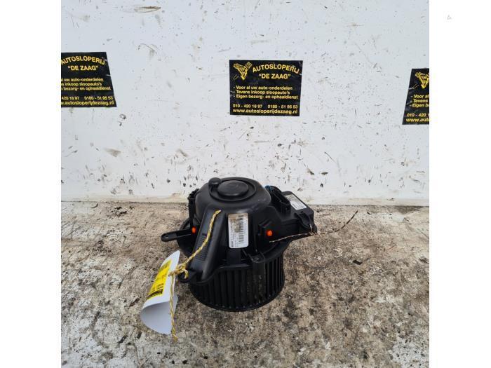 Moteur de ventilation chauffage d'un Peugeot 3008, Autos : Pièces & Accessoires, Autres pièces automobiles, Peugeot, Utilisé, 3 mois de garantie