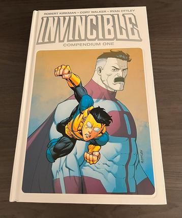 Invincible compenium 1 HC limited edition, Livres, Envoi, Comme neuf