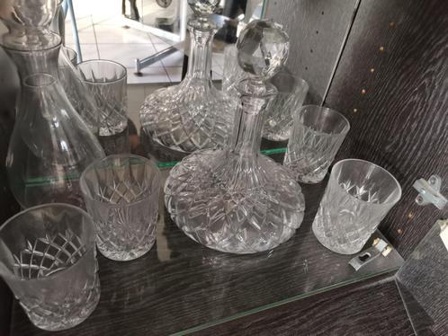 Carafe + 4 verres, Antiquités & Art, Antiquités | Verre & Cristal, Enlèvement