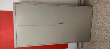 Metalen retro lockerkast beschikbaar voor biedingen