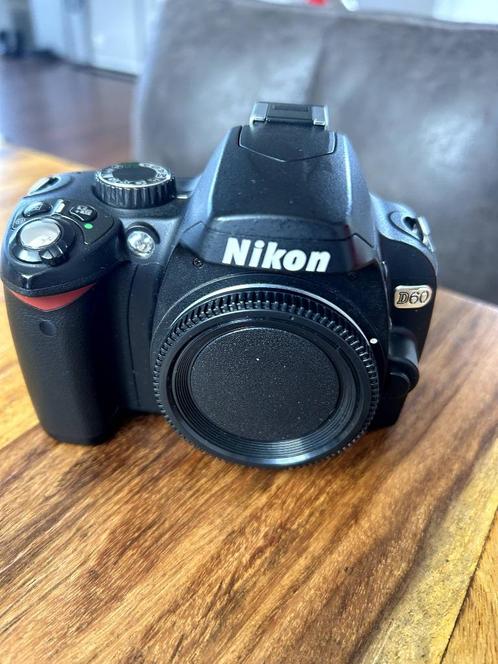 Nikon D60 body en Nikon 70-300 mm zoomlens, Audio, Tv en Foto, Fotocamera's Digitaal, Gebruikt, Spiegelreflex, Nikon, 4 t/m 7 keer