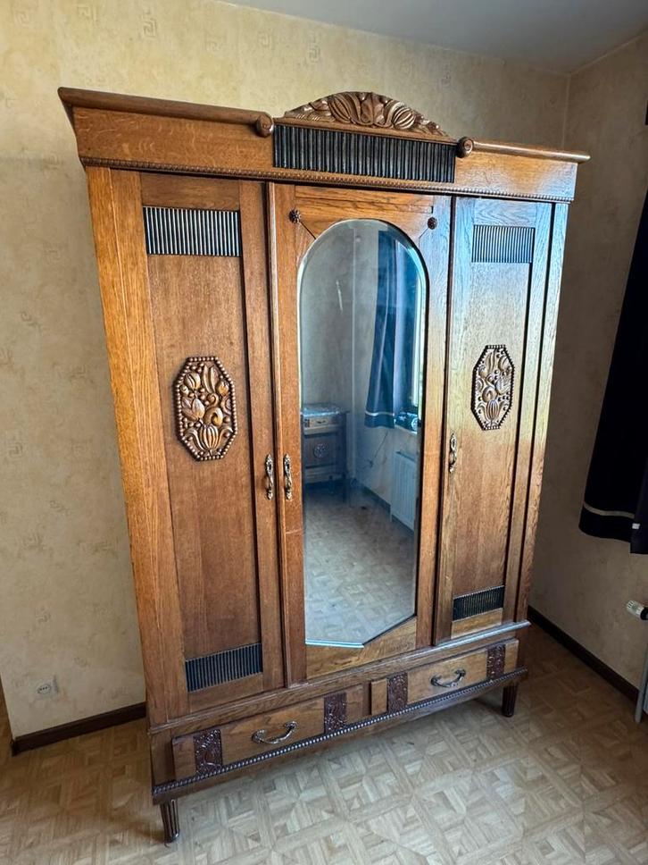 Antieke kasten met marmeren tablet., Antiek en Kunst, Antiek | Meubels | Kasten, Ophalen