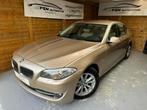 BMW 520ia*Benzine*Navigatie*Leder*Keyless GO*PDC*Automaat*, Auto's, BMW, Automaat, 4 deurs, Beige, 5 Reeks