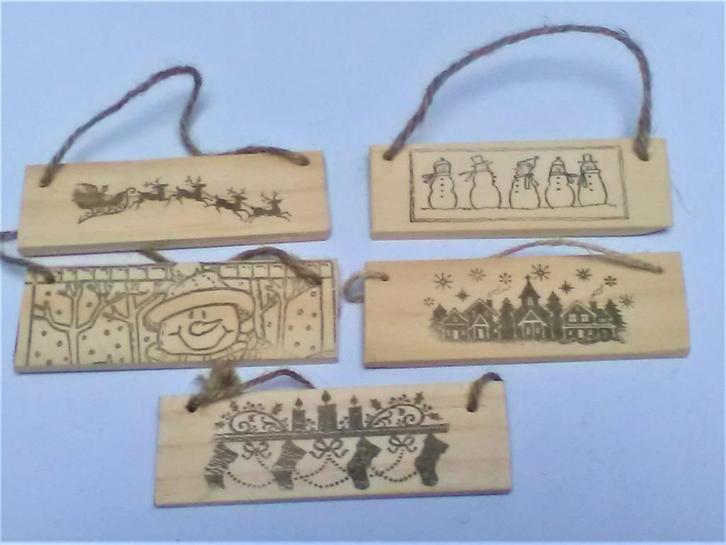Handmade houten hanger kerst decoratie - 20 stuks voor 5 €, Diversen, Kerst, Nieuw, Ophalen