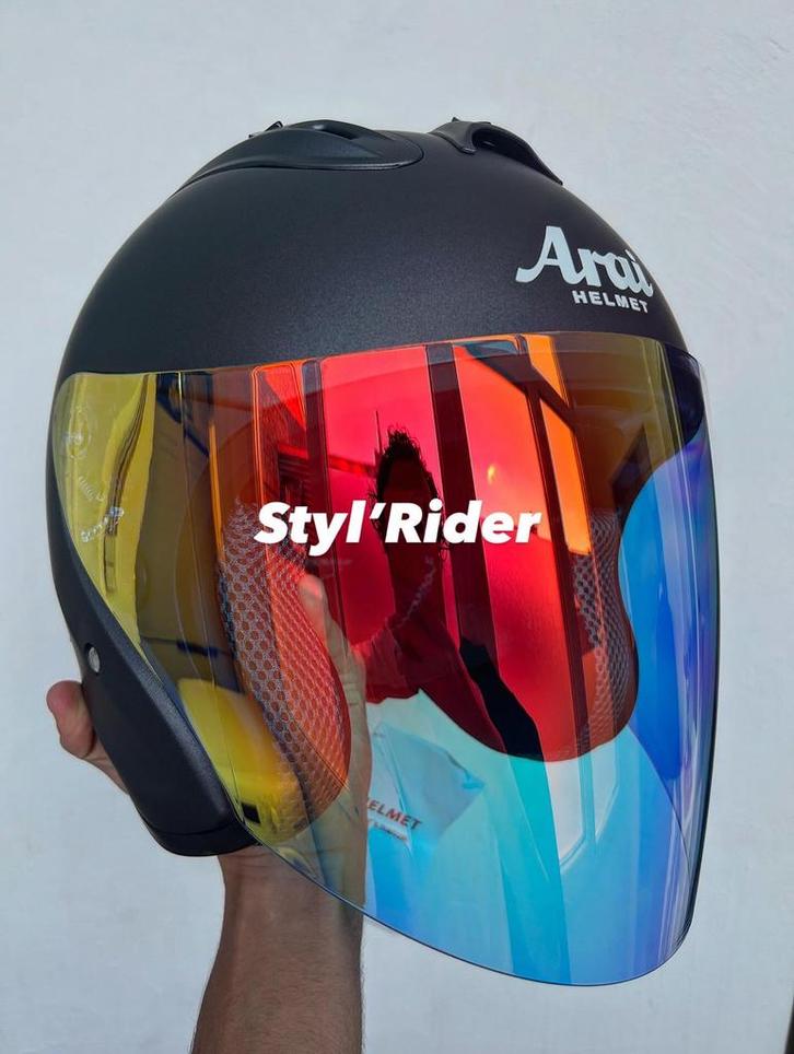 Casque Arai Moto Scooter neuf a vendre avec intercom, Motos, Vêtements | Casques de moto, S, Arai, Enlèvement ou Envoi