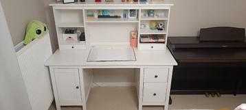 IKEA bureau te koop beschikbaar voor biedingen