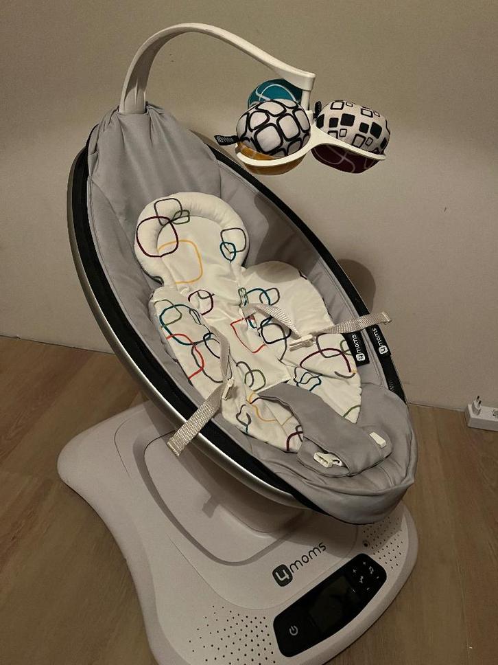 4 Moms Mamaroo schommelstoel, Enfants & Bébés, Relax bébé, Comme neuf, Siège de balançoire, Autres marques, Avec ceinture(s), Réglable