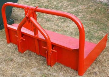 Kipbak kantelbak grondbak transportbak tractor beschikbaar voor biedingen