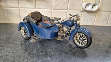 Mooie vintage blauwe decoratieve zijspan. beschikbaar voor biedingen