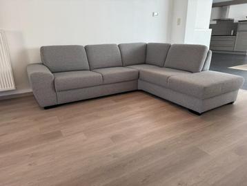 Zetel zo goed als nieuw beschikbaar voor biedingen