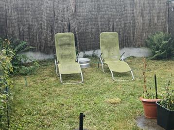 2 tuinligstoelen Gratis beschikbaar voor biedingen