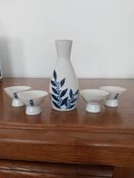 Service à saké cinq pièces en porcelaine laurier bleu, Enlèvement ou Envoi