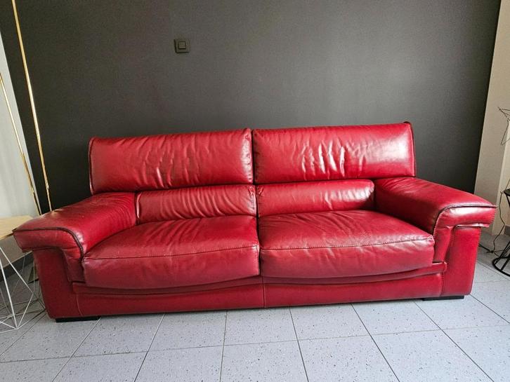 2-3-zitsbank in ROOD LEER - Retrostijl - Zeer goede staat, Huis en Inrichting, Zetels | Zetels, Gebruikt, Rechte bank, Driepersoons