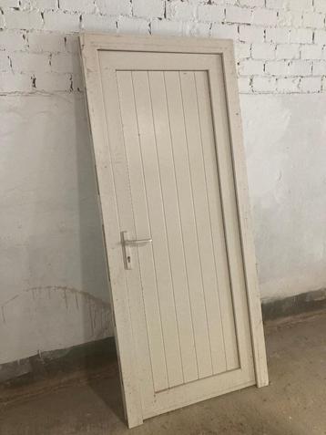 BUITENDEUR 3 J beschikbaar voor biedingen