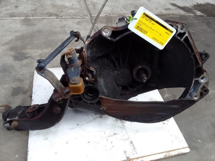 Versnellingsbak van een Opel Tigra, Auto-onderdelen, Transmissie en Toebehoren, Opel, Gebruikt, 3 maanden garantie, Ophalen of Verzenden