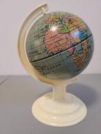 ancien petit globe terrestre vintage N3 allemand, Antiquités & Art, Enlèvement ou Envoi