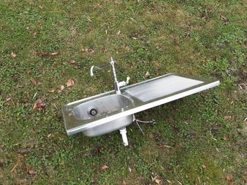 Inox pompbak beschikbaar voor biedingen