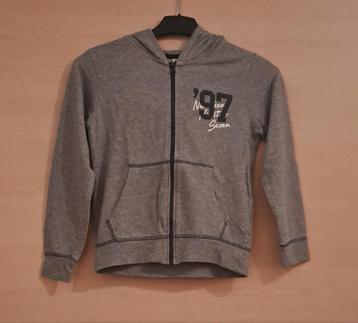 ¤ Trui ( maat 122-128) beschikbaar voor biedingen