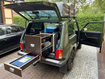 Uitschuifbare kast/keuken lada niva beschikbaar voor biedingen