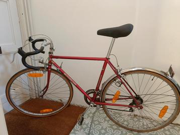 Op te knappen retro koersfiets - motobecane  beschikbaar voor biedingen