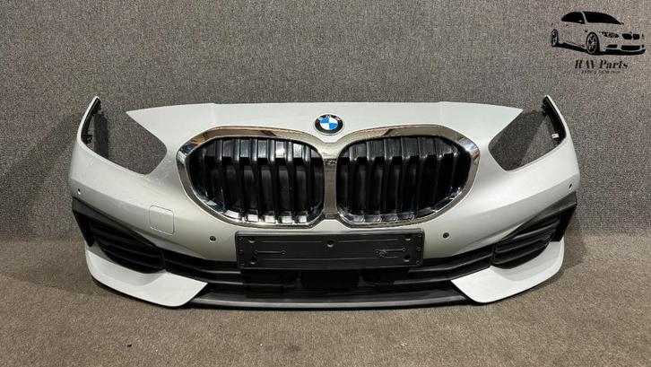 BMW 1 Serie F40  Complete Voorbumper / Bumper, Auto-onderdelen, Carrosserie, Bumper, BMW, Mini, Voor, Gebruikt, Ophalen of Verzenden