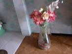 mooi grote  glazen  vaas + bloemen, Ophalen of Verzenden, Zo goed als nieuw, Glas, 50 tot 75 cm