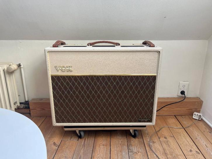 Vox AC30H2 50th Anniversary Hand-Wired 2007, Musique & Instruments, Amplis | Basse & Guitare, Utilisé, Guitare, Moins de 50 watts