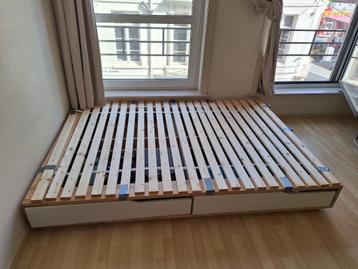 Wooden Bedframe 140x200 with Drawers and Slats beschikbaar voor biedingen