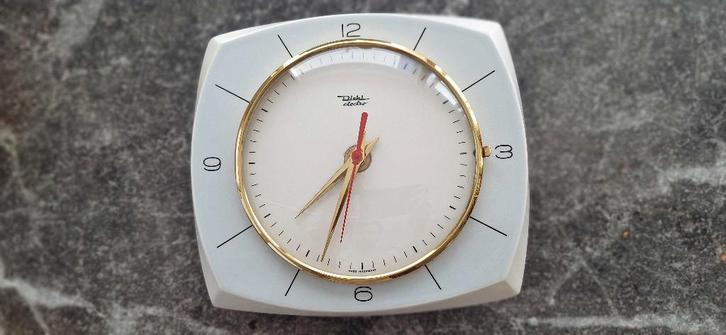 Klok Diehl Electro - pastel blauwe muurklok, Antiquités & Art, Antiquités | Horloges, Enlèvement ou Envoi