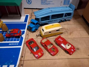 Dinky toys en matchbox beschikbaar voor biedingen