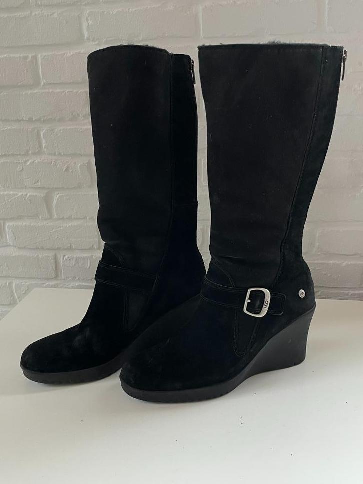 Superwarme hoge suede laarzen Ugg, wol aan binnenzijde, m 40, Kleding | Dames, Schoenen, Gedragen, Hoge laarzen, Zwart, Verzenden