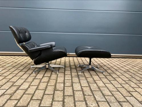 Vroege Vitra Eames Lounge Chair + Ottoman, black on black, Huis en Inrichting, Zetels | Voetbanken en poefs, Ophalen of Verzenden
