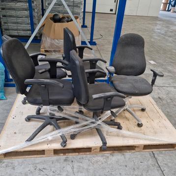 5 gratis bureaustoelen  beschikbaar voor biedingen
