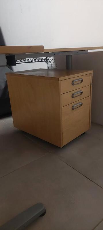 Bureau  beschikbaar voor biedingen