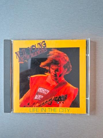 Cd. Neil Young & the Bluenotes. Life in the City.  beschikbaar voor biedingen