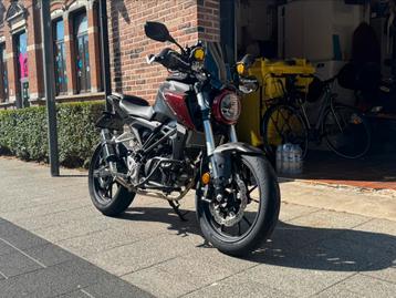 Honda cb125r beschikbaar voor biedingen