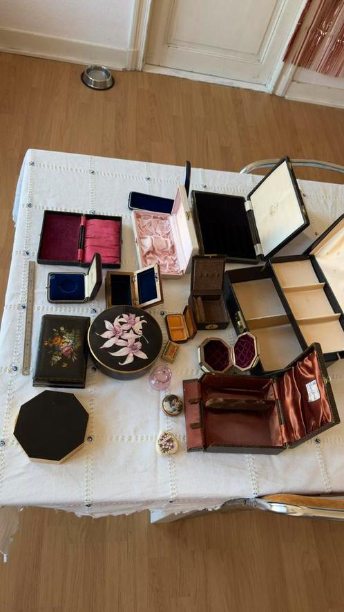 Magnifique lot de 18 boites très anciennes, Bijoux, Sacs & Beauté, Accessoires Autre, Utilisé