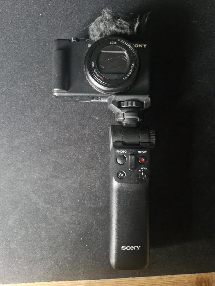 SONY ZV1 II + bijhorende grip (nieuwprijs = 1000 euro), Audio, Tv en Foto, Fotocamera's Digitaal, Gebruikt, Sony, Ophalen of Verzenden