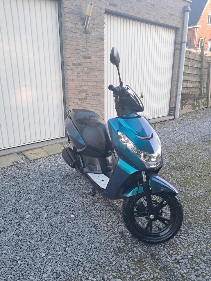 A klasse Peugeot kisbee 2022, Vélos & Vélomoteurs, Scooters | Peugeot, Essence, Enlèvement