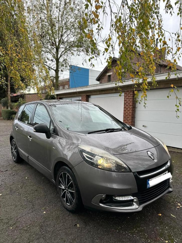 RENAULT SCENIC EDITION BOSE, Auto's, Renault, Bedrijf, Scénic, Diesel, Euro 5, Berline, Handgeschakeld, Zilver of Grijs, Ophalen