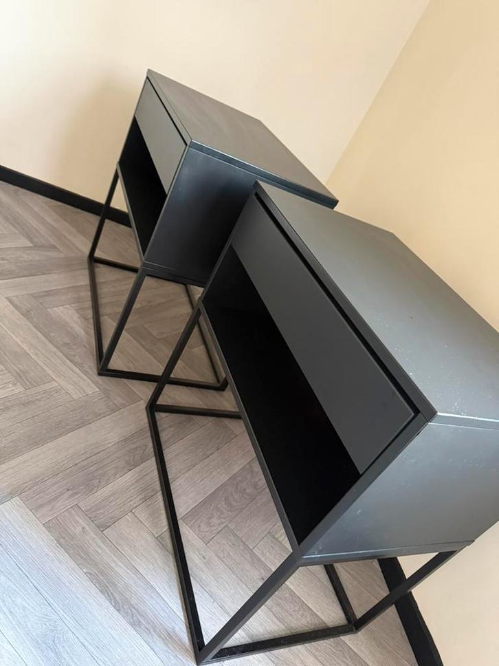 Ikea VIKHAMMER nachtkastjes - Set van 2, Huis en Inrichting, Slaapkamer | Nachtkastjes, Zo goed als nieuw, Ophalen