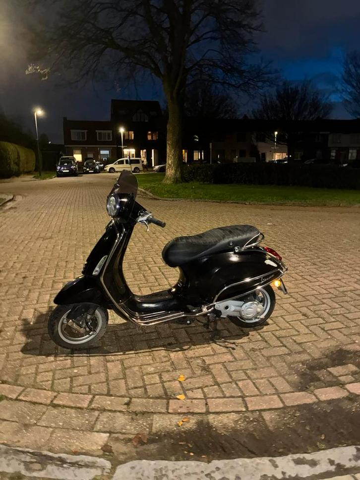 Vespa Primavera 2016, Fietsen en Brommers, Scooters | Vespa, Ophalen