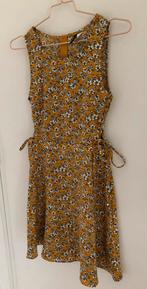 robe neuve H&M Divided 34 fleurs jaune ocre noir et blanc, Vêtements | Femmes, Robes, Neuf, H&M, Taille 34 (XS) ou plus petite