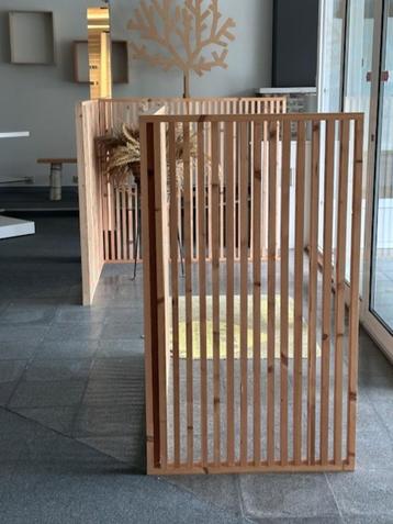houten afscherming voor binnenhuis beschikbaar voor biedingen