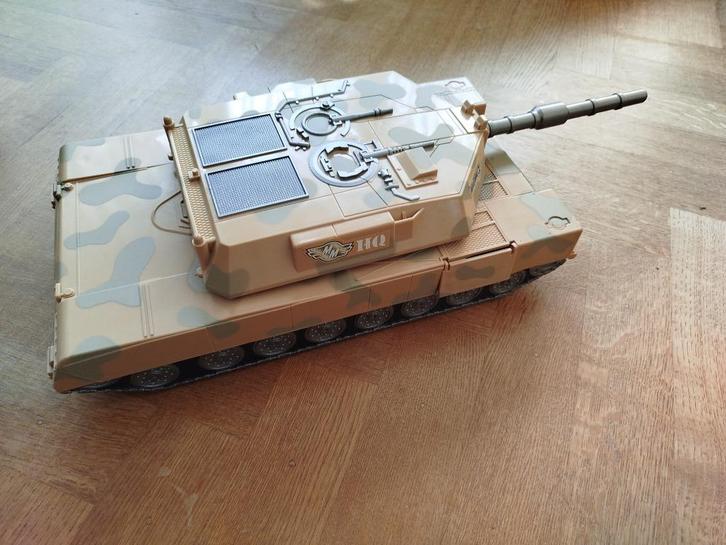 Tank Micro Machines, char d'assaut, en très bon état, Collections, Jouets, Comme neuf, Enlèvement ou Envoi