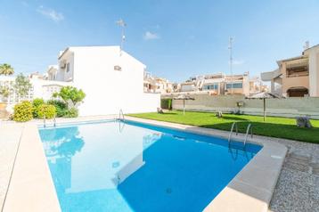 Prachtig Herenhuis in Los Frutales, Torrevieja beschikbaar voor biedingen