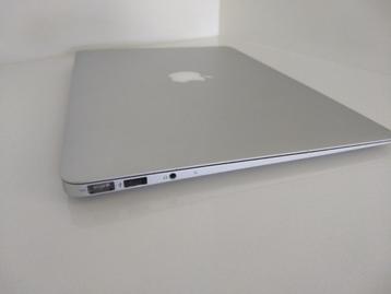 Apple macbook air 13 inch 256GB SSD    beschikbaar voor biedingen